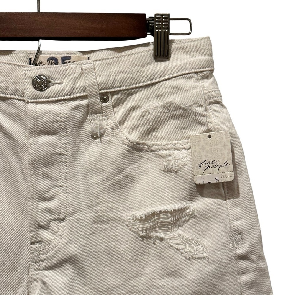 Free People We The Free Shorts Button Fly White Distressed Cut Off Sz 25 NWT - Picture 2 of 10
